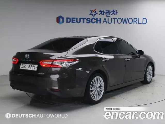 Toyota Camry 2018 — Photo 6/20