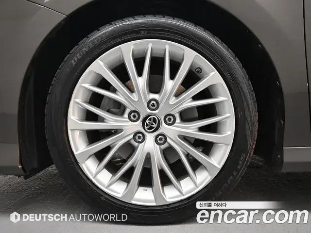 Toyota Camry 2018 — Photo 15/20