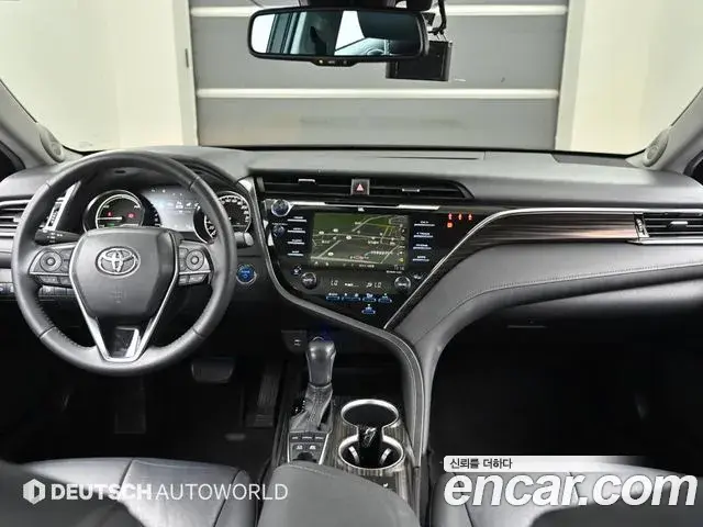 Toyota Camry 2018 — Photo 3/20