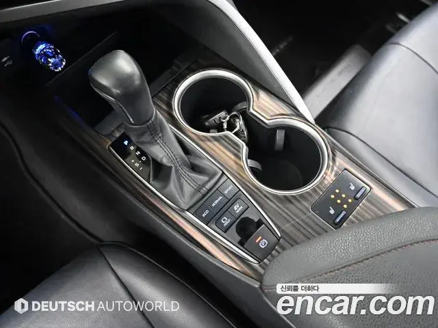 Toyota Camry 2018 — Photo 4/20