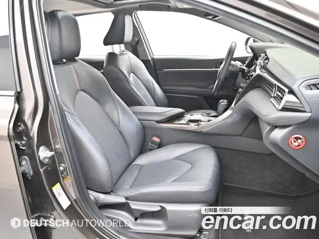 Toyota Camry 2018 — Photo 5/20