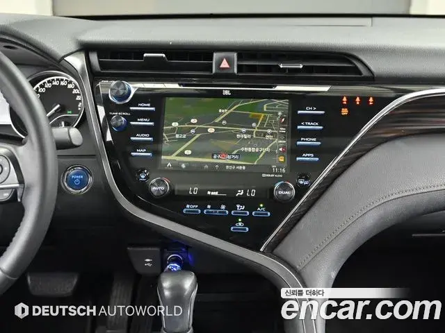 Toyota Camry 2018 — Photo 20/20