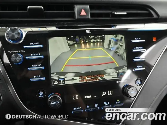 Toyota Camry 2018 — Photo 13/20