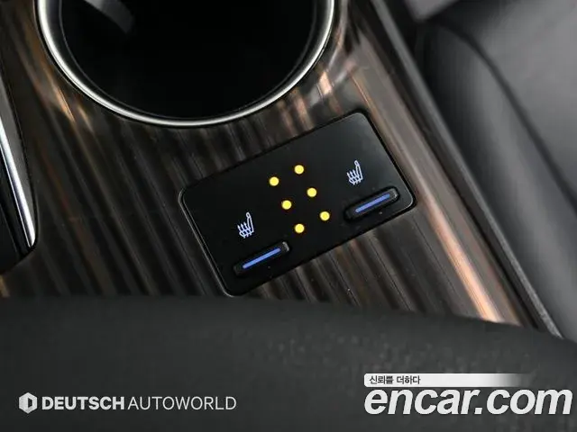 Toyota Camry 2018 — Photo 2/20
