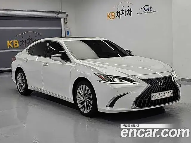 Lexus ES300h 2023 — Şəkil 14/19