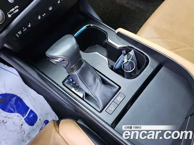 Lexus ES300h 2023 — Şəkil 15/19