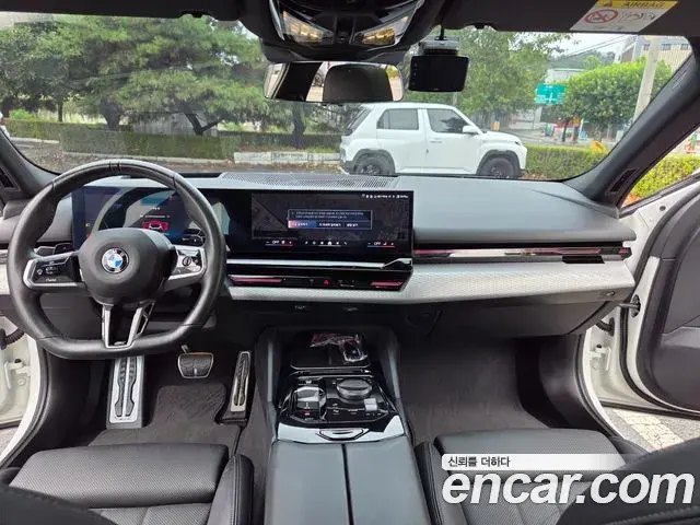 BMW 5 Series 2024 — Photo 3/20