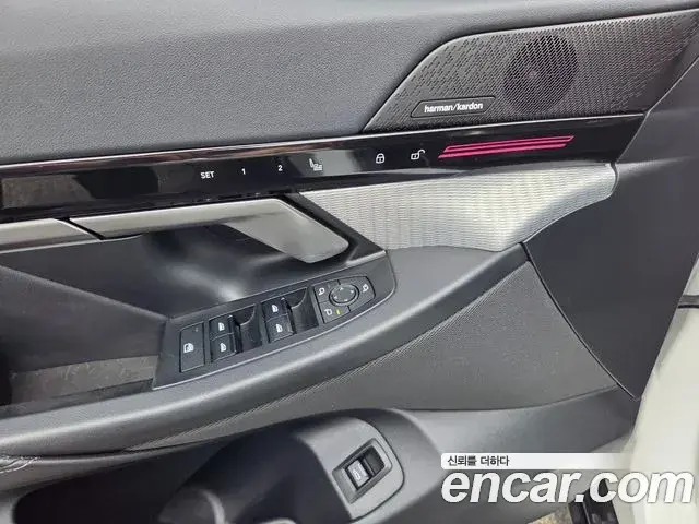 BMW 5 Series 2024 — Photo 16/20