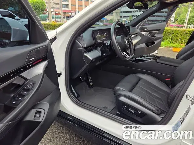 BMW 5 Series 2024 — Photo 5/20