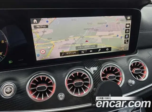Mercedes-Benz E-Class 2022 — Photo 16/16