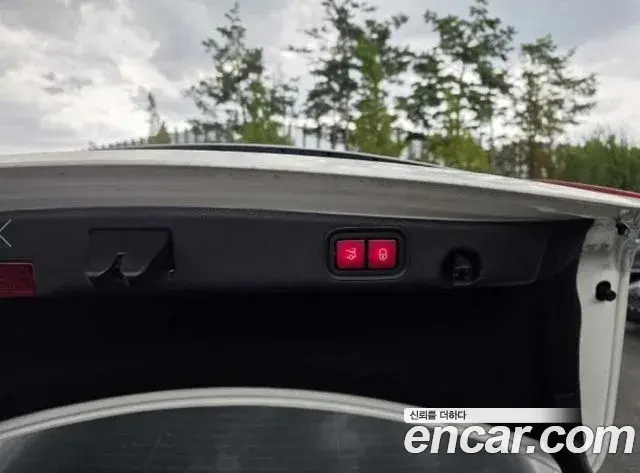 Mercedes-Benz E-Class 2022 — Photo 15/16