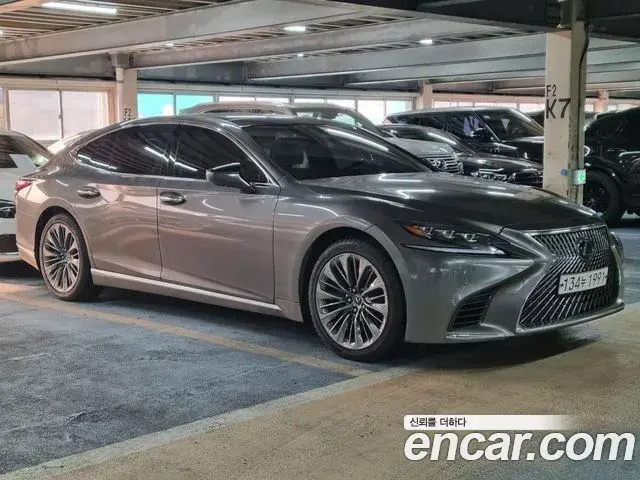 Lexus LS500 2020 — ფოტო 17/19