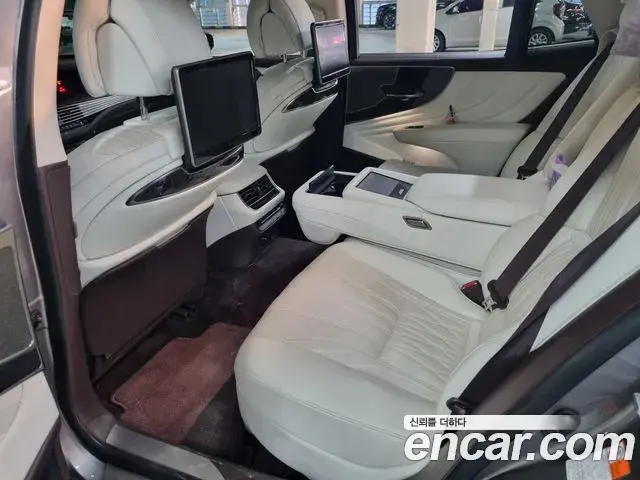 Lexus LS500 2020 — ფოტო 10/19