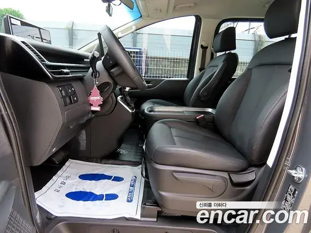 Hyundai Staria 2026 — Фото 4/18