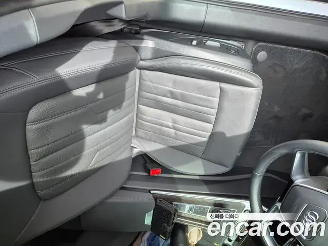 Audi A6 2023 — Şəkil 18/19