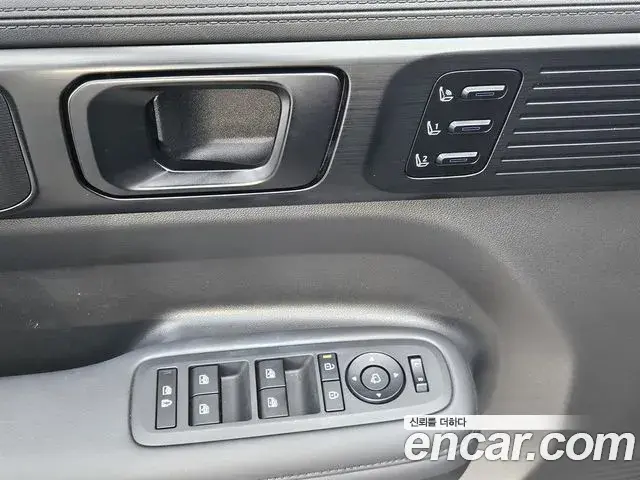 Hyundai Santa Fe 2025 — Фото 18/20