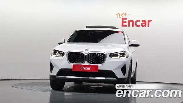 BMW X4 2022 — Фото 2/20