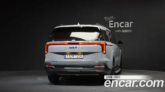 Kia Carnival 2025 — Şəkil 34/35