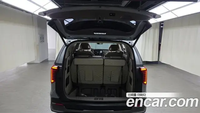 Kia Carnival 2025 — Şəkil 27/35