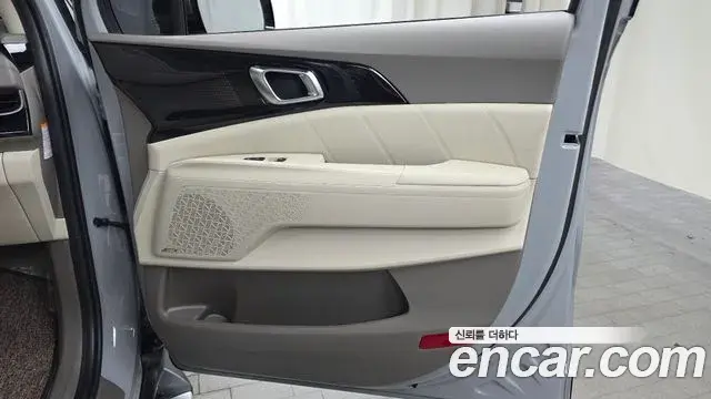 Kia Carnival 2025 — Şəkil 20/35