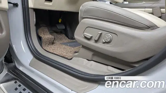 Kia Carnival 2025 — Şəkil 2/35