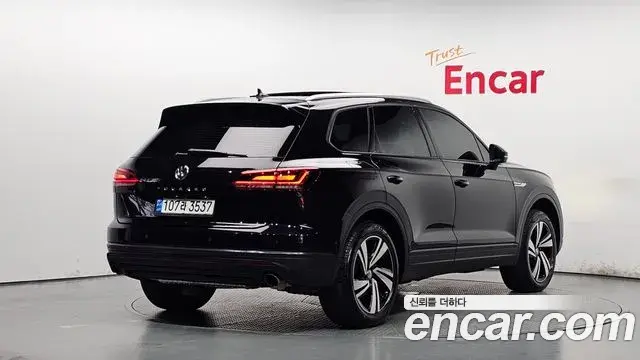Volkswagen Touareg 2020 — Photo 34/36