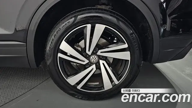Volkswagen Touareg 2020 — Photo 36/36