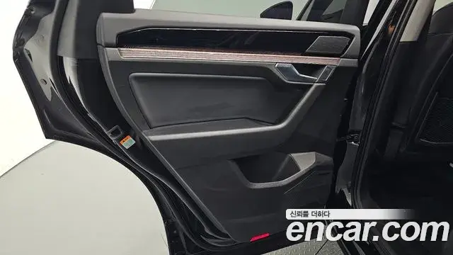 Volkswagen Touareg 2020 — Photo 7/36