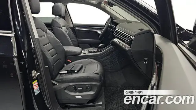Volkswagen Touareg 2020 — Photo 12/36