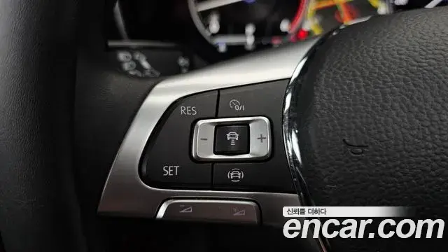 Volkswagen Touareg 2020 — Photo 35/36