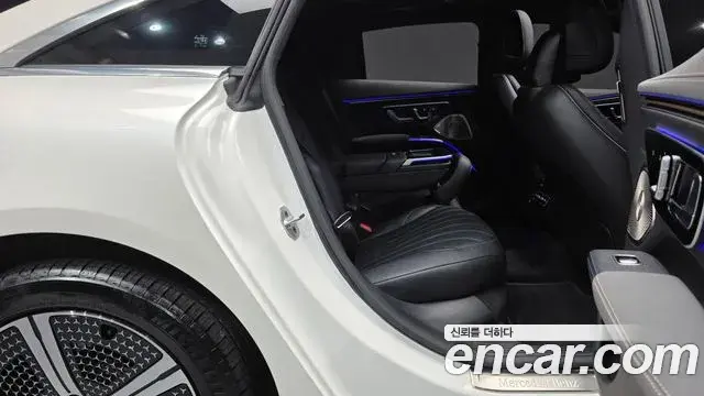 Mercedes-Benz EQS 2022 — ფოტო 13/35