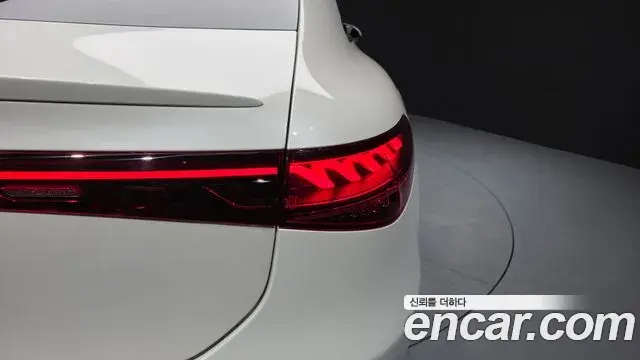 Mercedes-Benz EQS 2022 — ფოტო 34/35
