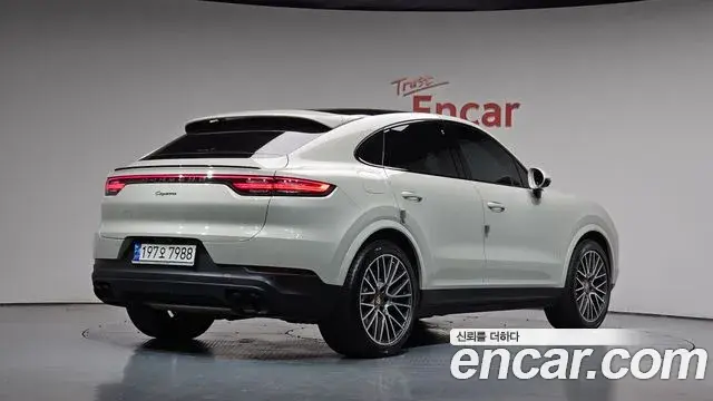 Porsche Cayenne 2023 — Photo 1/37