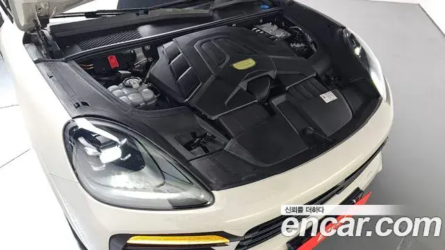 Porsche Cayenne 2023 — Photo 7/37