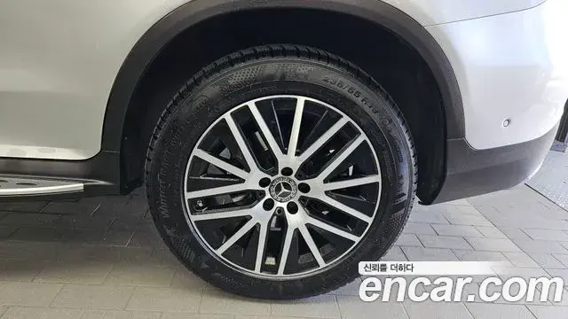 Mercedes-Benz GLC-Class 2020 — ფოტო 21/36