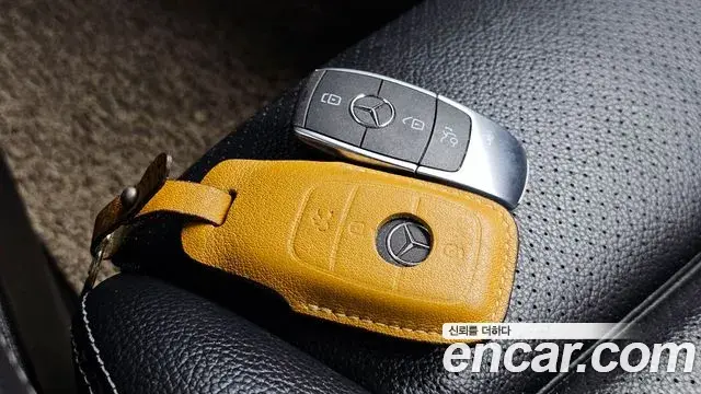 Mercedes-Benz GLC-Class 2020 — ფოტო 25/36