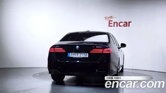 BMW 5 Series 2025 — Şəkil 22/23