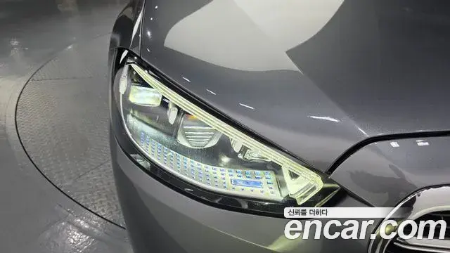 Mercedes-Benz S-Class 2021 — Photo 23/33