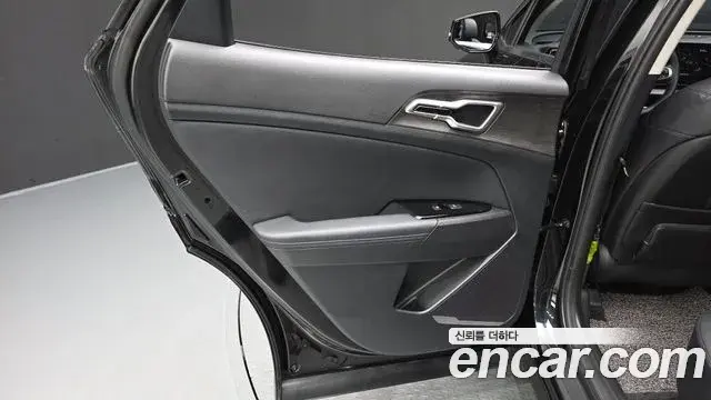 Kia Sportage 2022 — ფოტო 4/35