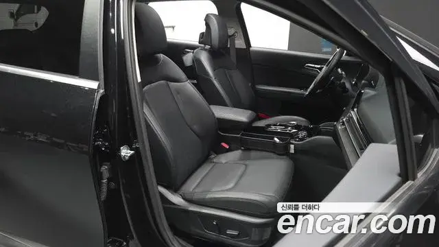 Kia Sportage 2022 — ფოტო 27/35