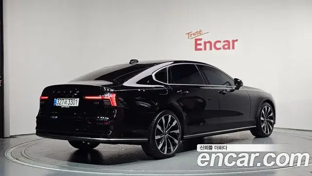 Volvo S90 2025 — Photo 22/34