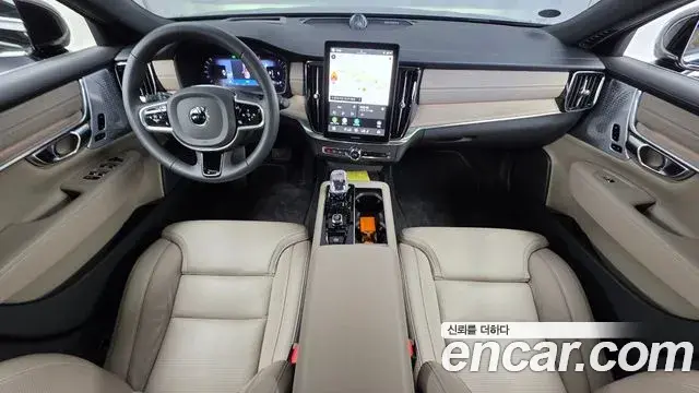 Volvo S90 2025 — Photo 27/34