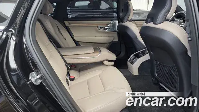 Volvo S90 2025 — Photo 31/34