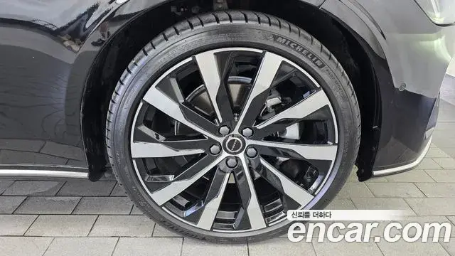 Volvo S90 2025 — Photo 11/34