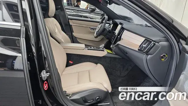 Volvo S90 2025 — Photo 15/34