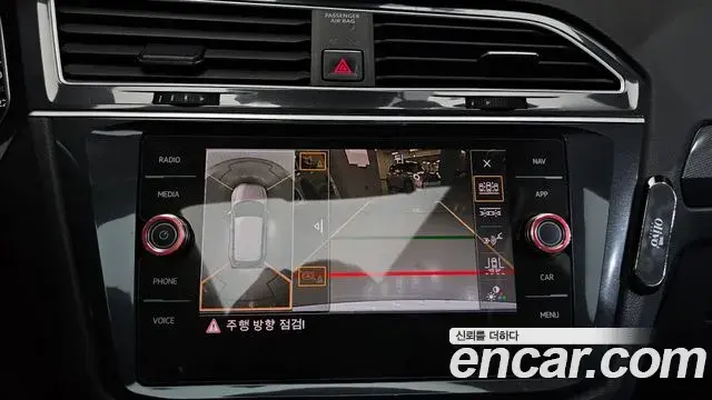 Volkswagen Tiguan 2018 — ფოტო 35/37