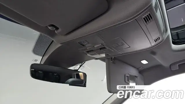 Volkswagen Tiguan 2018 — ფოტო 9/37
