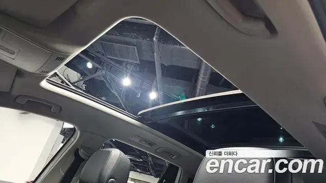 Volkswagen Tiguan 2018 — ფოტო 31/37