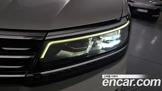 Volkswagen Tiguan 2018 — ფოტო 7/37