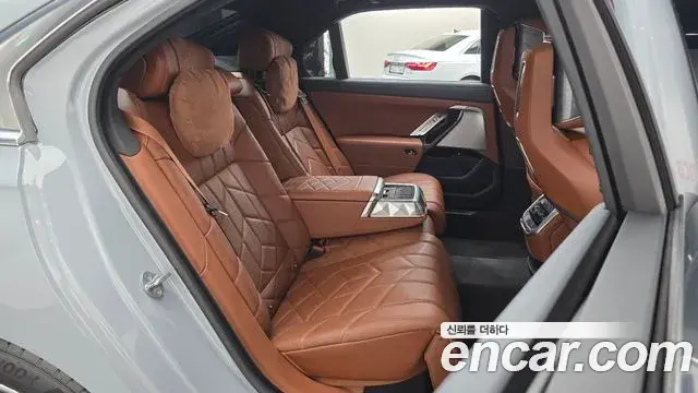 BMW 7 Series 2024 — Şəkil 2/33